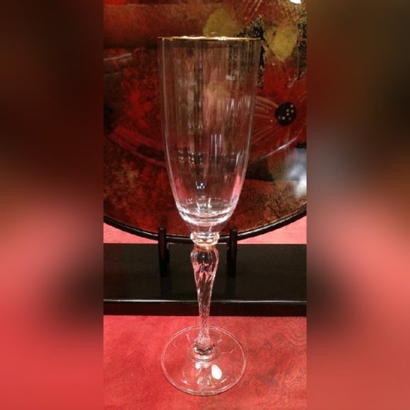 Pair of Gold-Rimmed Optic Illusion Champagne Glasses - Picture 3 of 5